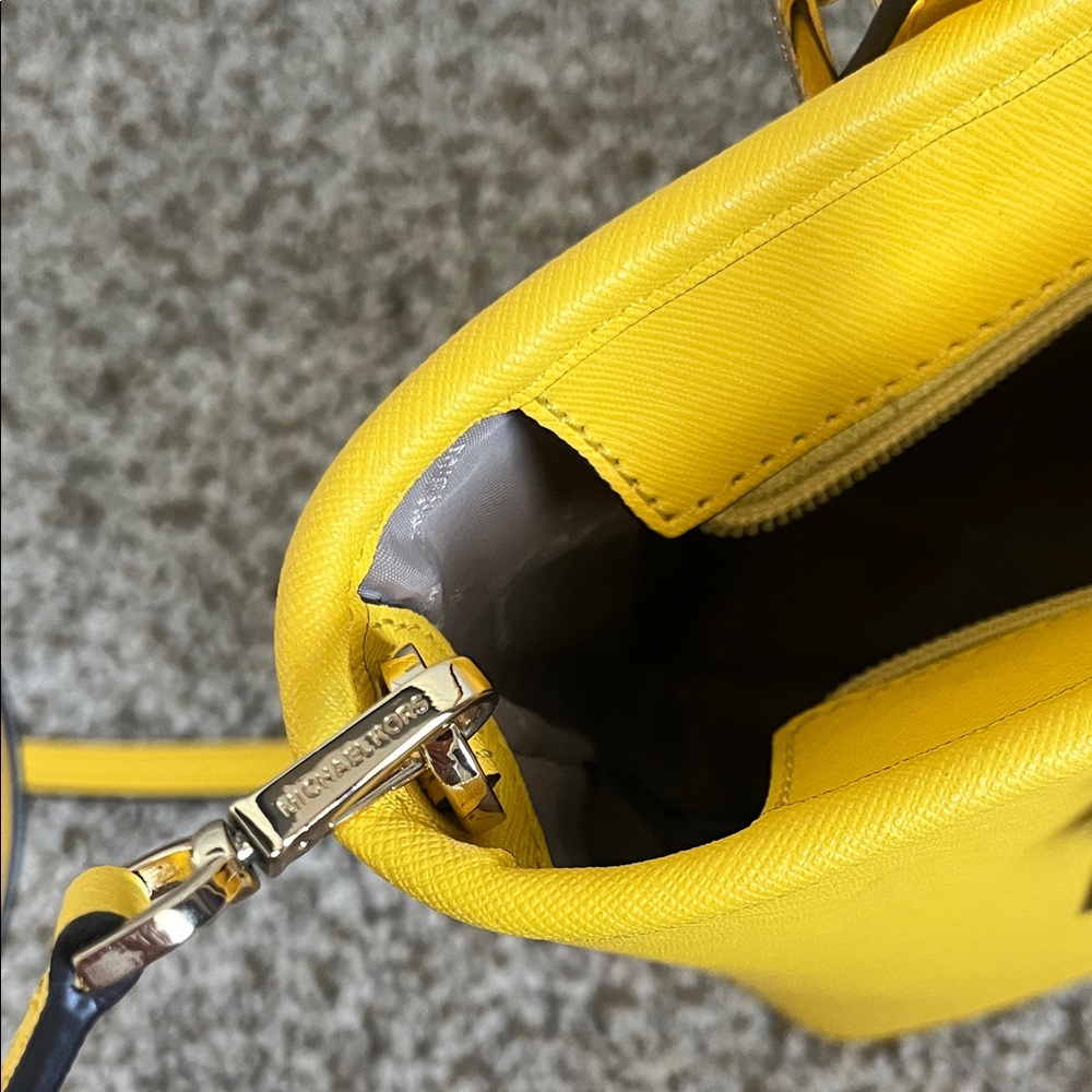 Michael Kors Citrus π Jet Set Travel Tote Leather with Removable Strap - Picture 10 of 16